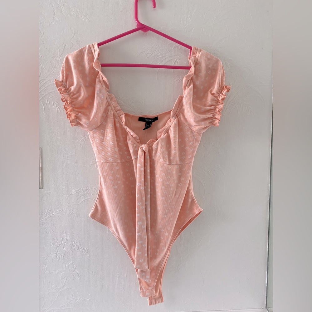 Forever 21 floral tie-front bodysuit